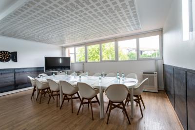 Terrasse Extérieure - Jeux Enfants