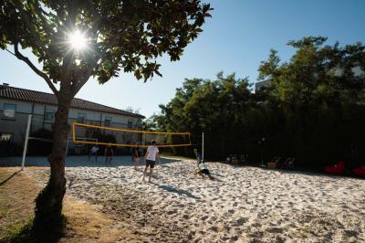 Terrasse Extérieure - Jeux Enfants