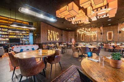 Restaurant Crazy Hall