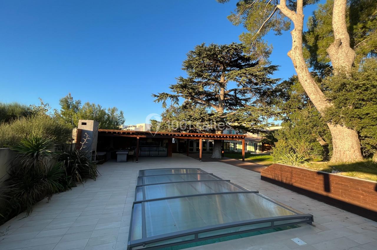 Terrasse au couché du soleil