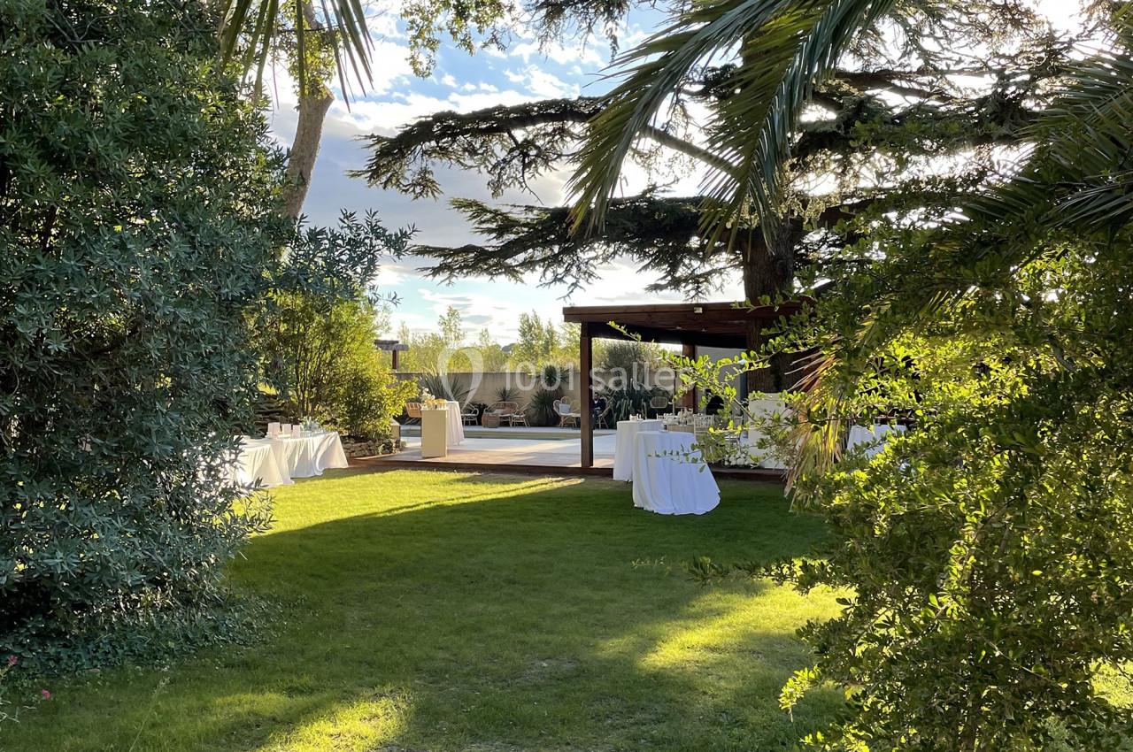 Vue de l'entrée du jardin