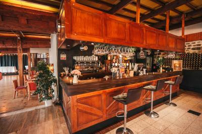 Terrasse au bord de l'eau