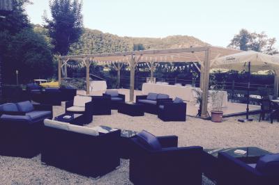 Terrasse au bord de l'eau