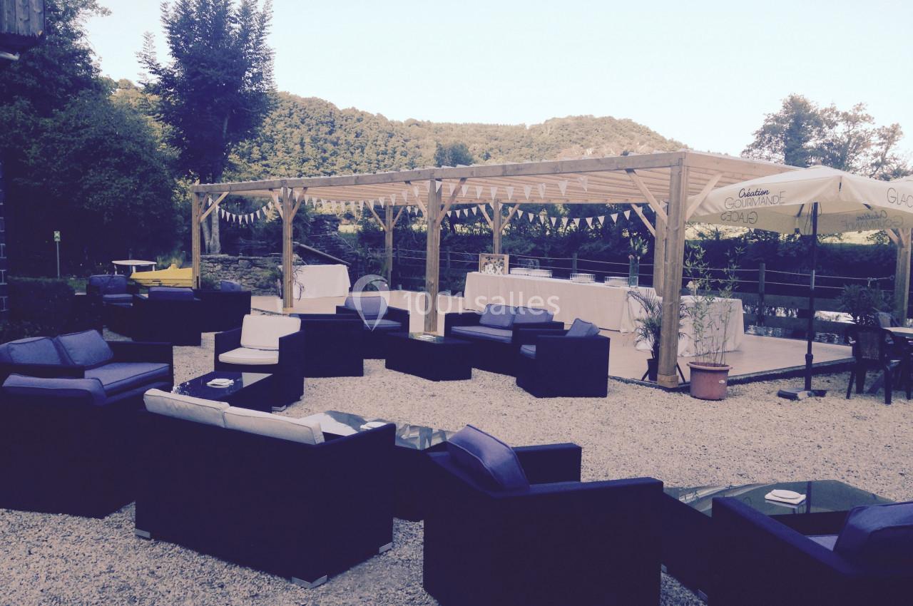 Terrasse au bord de l'eau