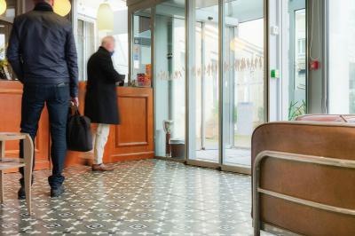 Miniature Réception - Hôtel de l'Europe Poitiers Espaces communs - Hôtel de l'Europe Poitiers