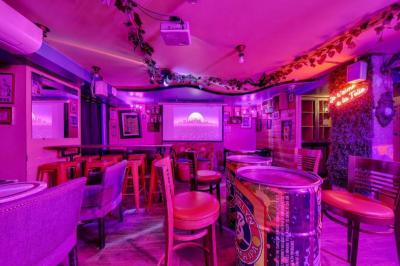 Folie Bastille Folie Bastille