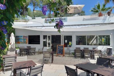 Le Saint Esteve Le Saint Esteve