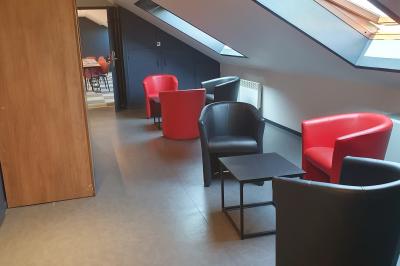 Façade de la cathédrale gothique d'Amiens avec ses portails sculptés, ses rosaces et ses tours imposantes.