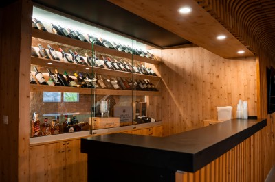 Miniature Location salle Épinay-sous-Sénart (Essonne) - Gaia #5 Parking extérieur avec des places alternant pavés et gazon, entouré de bâtiments et d'arbres par temps brumeux.