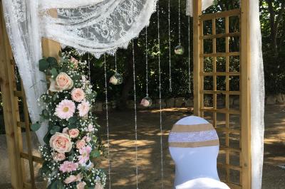 Miniature ARCHE EN BOIS FLEURIE CEREMONIE BOHEME