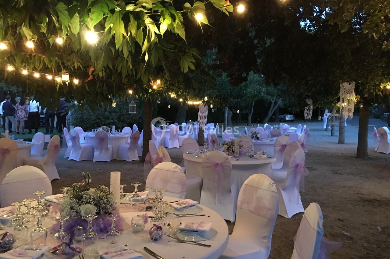 MARIAGE SOUS LES MURIERS