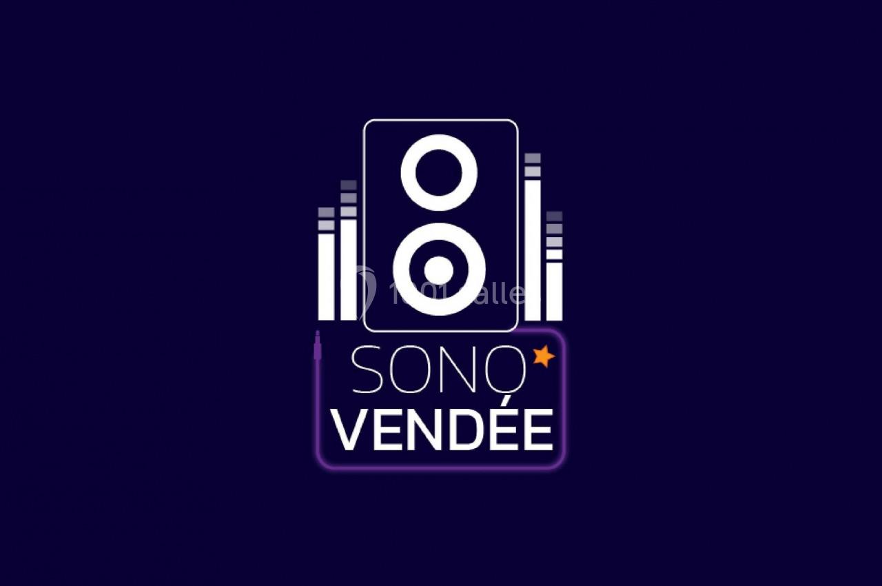 Logo de Sono Vendée avec une enceinte stylisée entourée de barres évoquant des niveaux sonores sur fond bleu foncé.