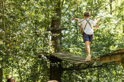 Activités : accrobranche, course d'orientation, archery tag...