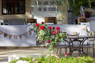 Miniature Location salle Arles (Bouches-du-Rhône) - Mas des Jasses #2 Location salle Arles (Bouches-du-Rhône) - Mas des Jasses #18