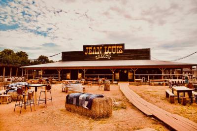 Jean Louis le Saloon Jean Louis le Saloon