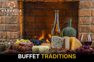 Plateau de mini-burgers garnis de fromage, salade et sauce, présentés avec des piques en bois.