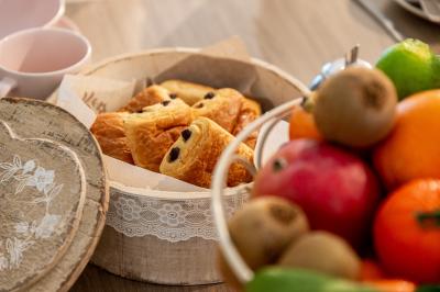 Carte montrant une région autour de Dijon, en France, avec des villes et routes principales visibles.