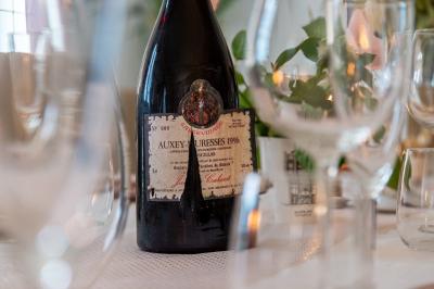 Carte montrant une région autour de Dijon, en France, avec des villes et routes principales visibles.