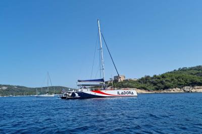 Catamaran FELICITA