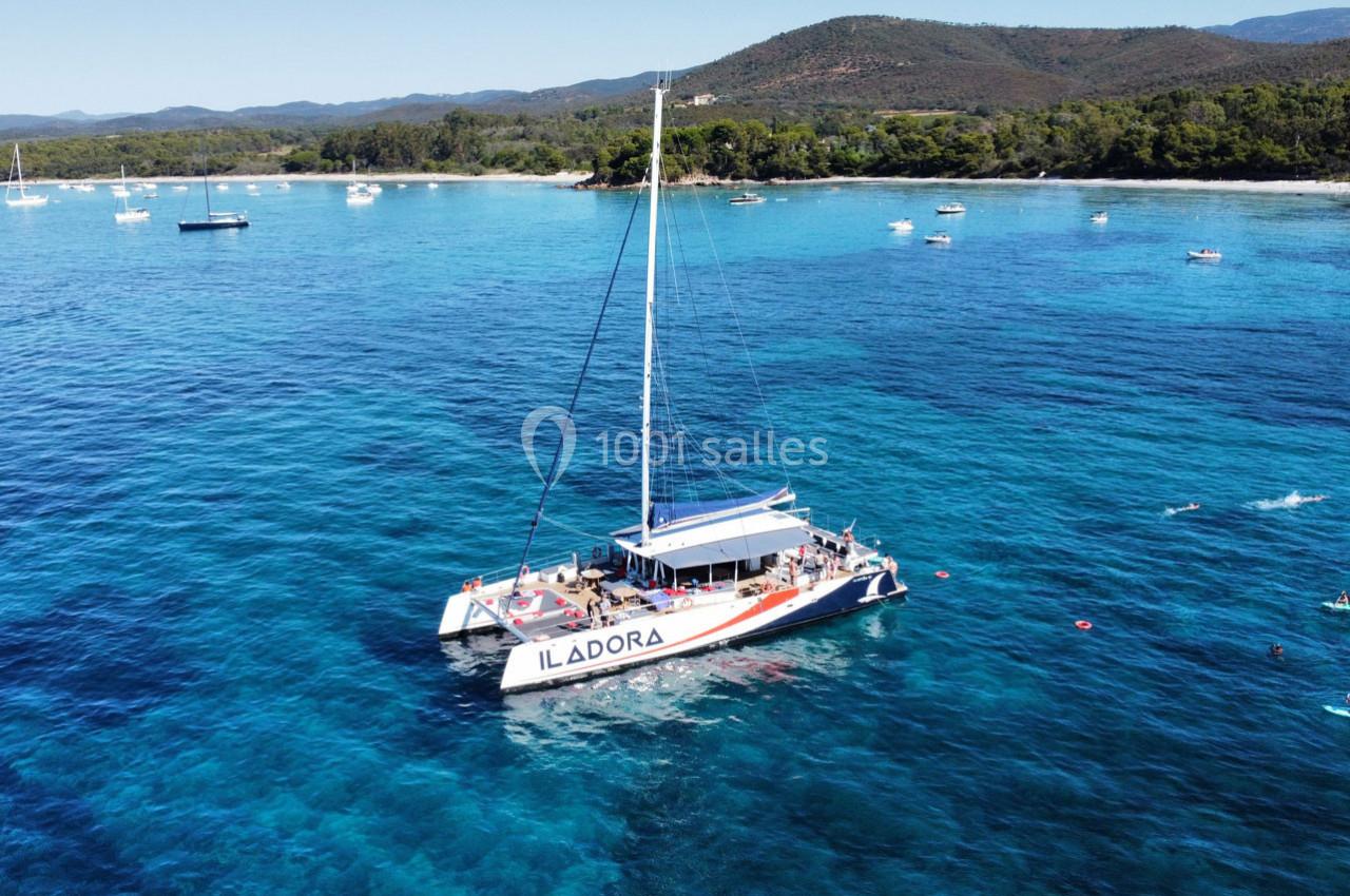 Catamaran Iladora