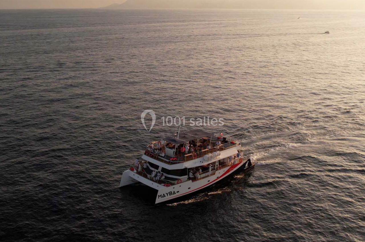 Catamaran MAYBA