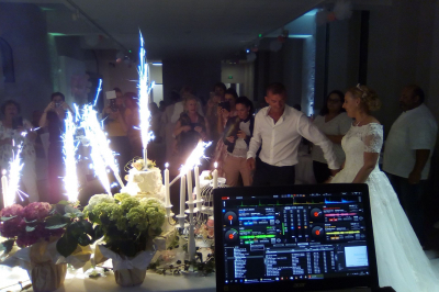 Affiche colorée annonçant le 50e anniversaire du Rachdingue avec une liste d'artistes et la date du 28 juillet.