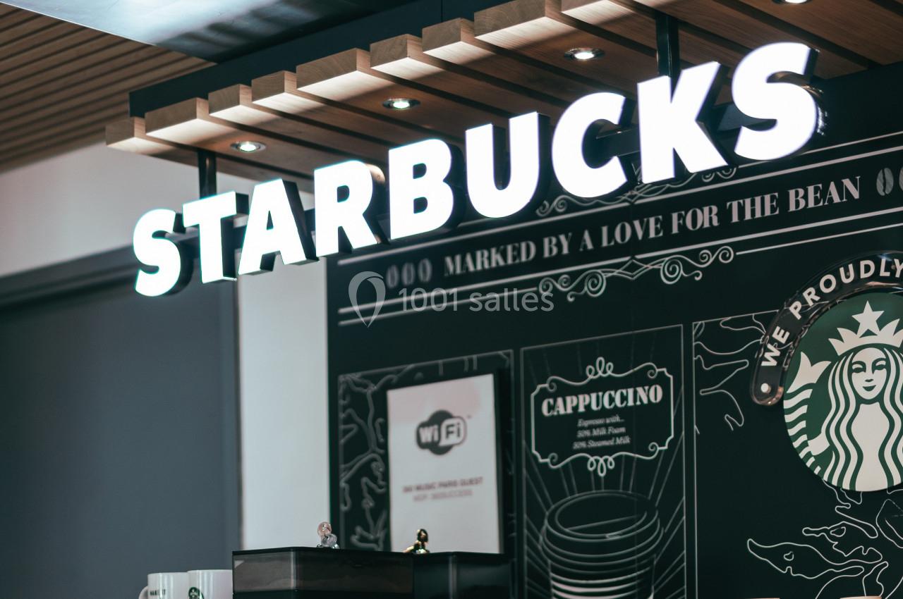 Café Starbucks I Open space 