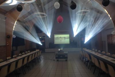 Liste de matériel d'effets spéciaux avec photos, descriptions et tarifs de location pour des événements.