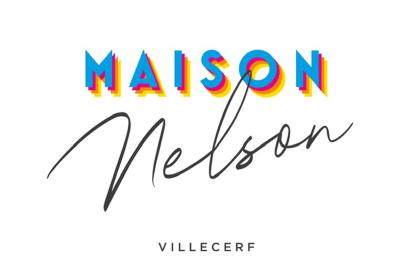 Logo avec le texte ’Maison Nelson’ en typographies colorées et manuscrites, accompagné de ’Villecerf’ en bas.