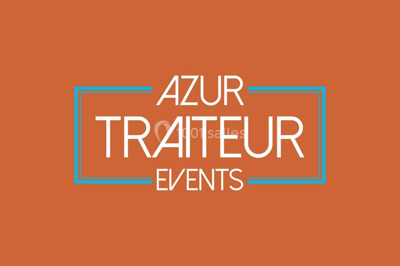 Logo d'Azur Traiteur Events avec texte blanc encadré de lignes bleues sur fond orange uni.