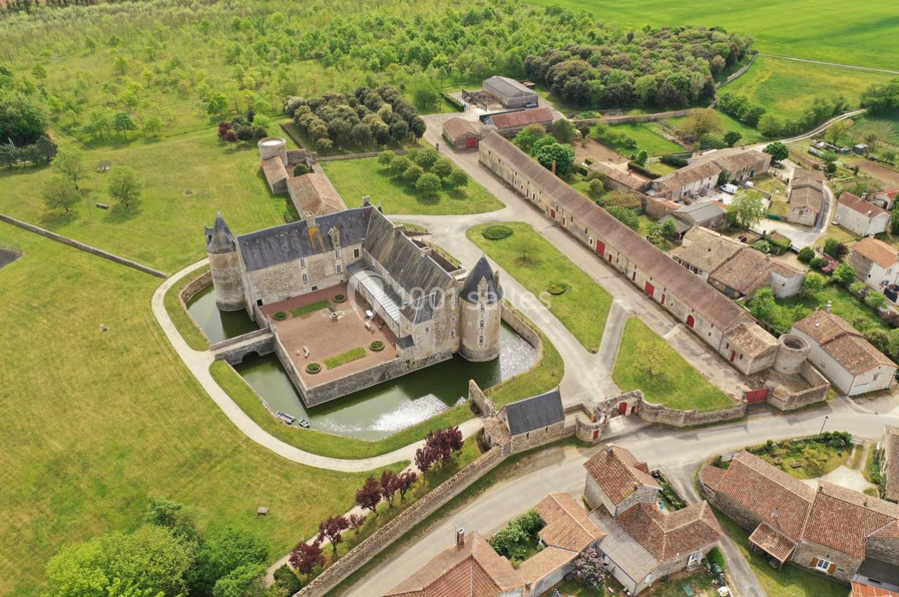 Location salle Paizay-Naudouin-Embourie (Charente) - Château de Saveilles #1