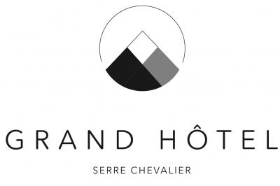 Logo du Grand Hôtel Serre Chevalier avec un dessin stylisé de montagne en noir et blanc.