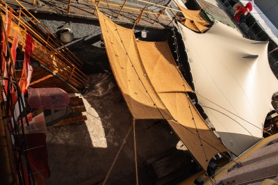 Miniature Location salle Nantes (Loire-Atlantique) - OHM Town #14 Vue plongeante sur des structures d'ombrage en toile beige et en fibres naturelles dans un espace extérieur aménagé.