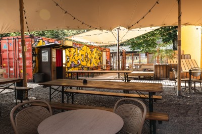 Miniature Location salle Nantes (Loire-Atlantique) - OHM Town #3 Vue plongeante sur des structures d'ombrage en toile beige et en fibres naturelles dans un espace extérieur aménagé.