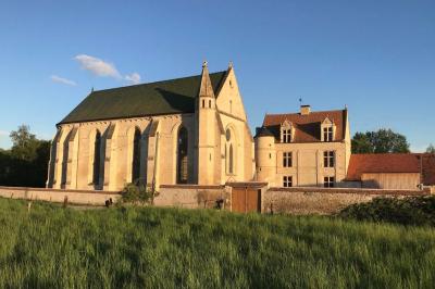 Commanderie de Moisy-Le-Temple Commanderie de Moisy-Le-Temple