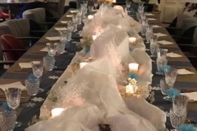 Plan d'un établissement avec terrasse, restaurant, bar, piste de danse, cuisine, véranda et espaces annexes.