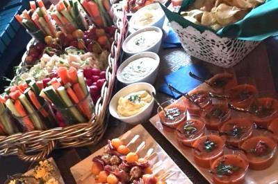 Plan d'un établissement avec terrasse, restaurant, bar, piste de danse, cuisine, véranda et espaces annexes.