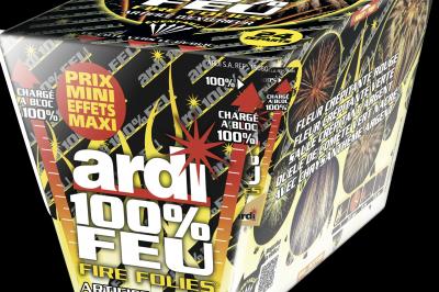 Boîte de feux d'artifice avec illustrations de gerbes colorées et mentions ’100% feu’ et ’25 départs’.