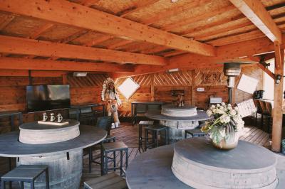 Location salle Puget-sur-Argens (Var) - Colored Ranch By Amersson #8