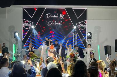 Logo du salon de réception ’Le White’ avec une typographie élégante sur fond blanc.