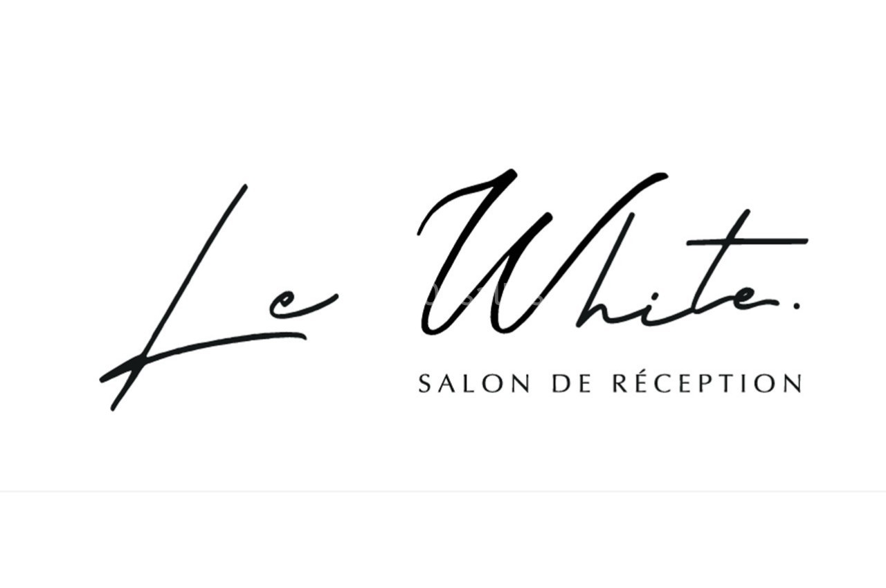 Texte alternatif : Logo avec l'inscription ’Le White’ en écriture manuscrite et ’Salon de réception’ en lettres capitales.
