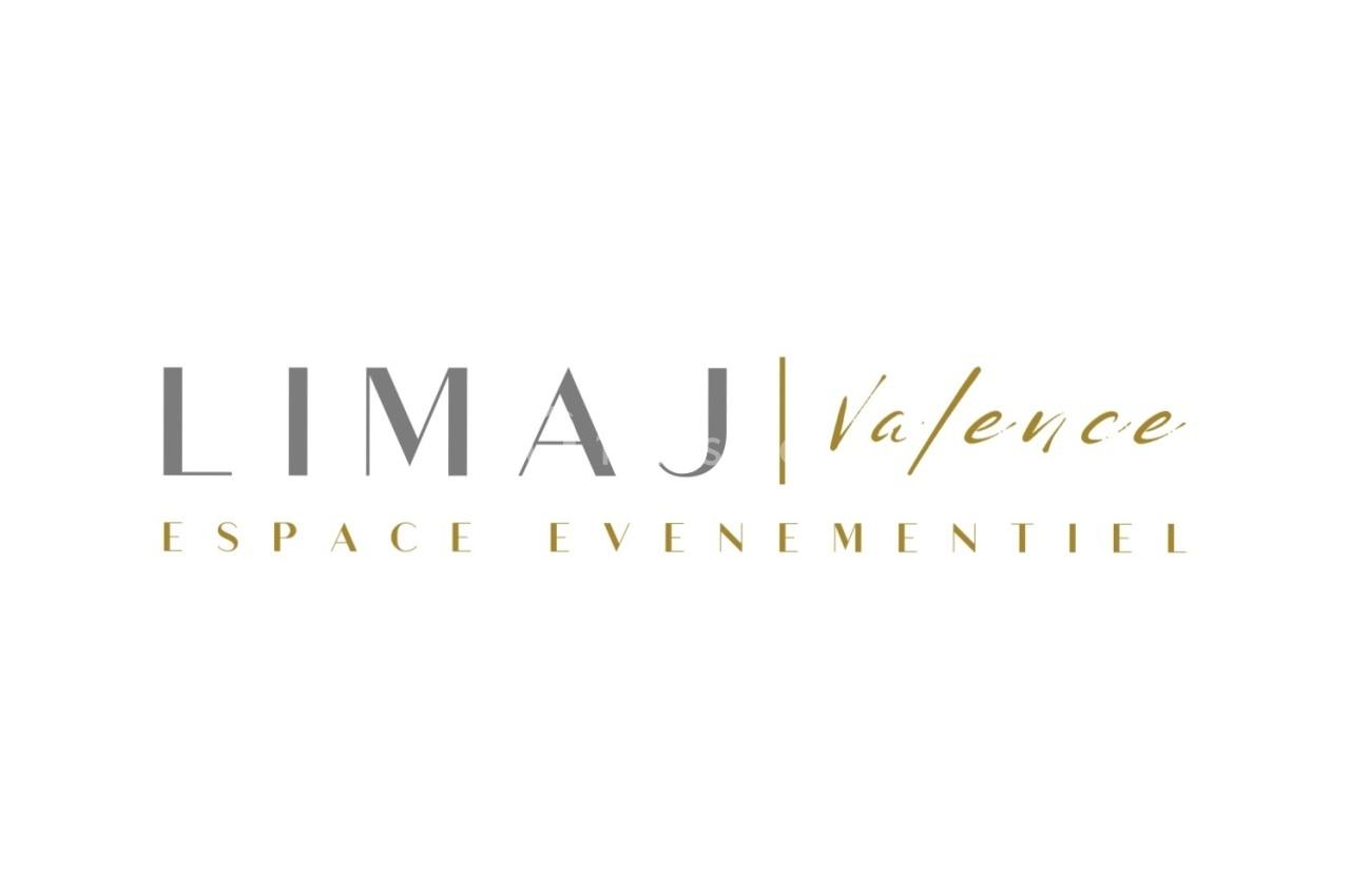 Logo de Limaj Valence avec une typographie élégante en gris et doré, accompagné de la mention ’Espace événementiel’.