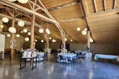 La paillotte du Boulodrome avec sa vue sur le coucher de soleil