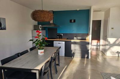 La paillotte du Boulodrome avec sa vue sur le coucher de soleil