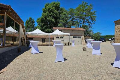 La paillotte du Boulodrome avec sa vue sur le coucher de soleil