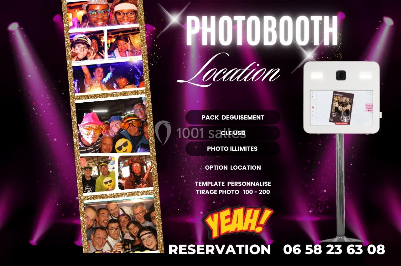 Photobooth avec accessoires festifs, photos en bande, éclairage rose et options de personnalisation disponibles.