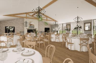 Salle lumineuse avec poutres apparentes, tables blanches disposées en U et chaises rouges, éclairée par des lustres et des…