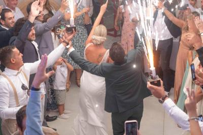 Miniature Location salle Saint-Génis-des-Fontaines (Pyrénées-Orientales) - Mas Puig #5 Vue aérienne d'une maison en pierre avec piscine, jardin, terrasse et espaces verts environnants.