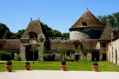 Château Et Relais De Neuville