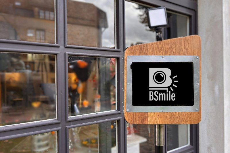 Bsmile Location Photobooth - photo 1